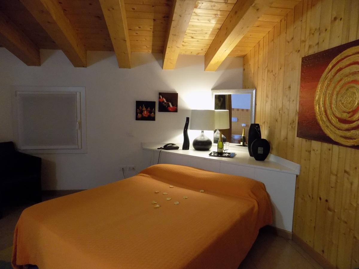Hotel Residence Sole Fontanafredda Eksteriør bilde